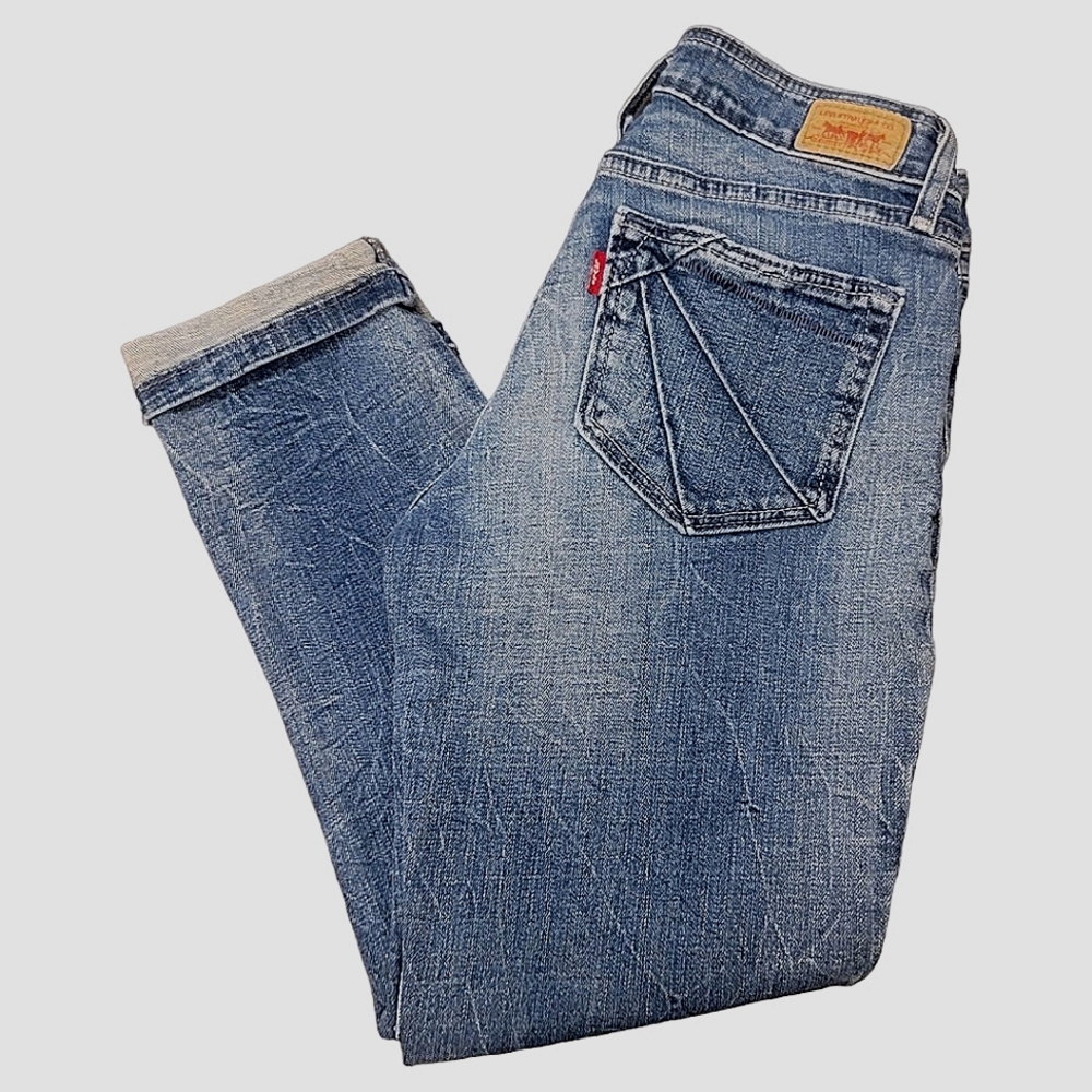 Levi's 528 Curvy Cut Capri/Crop Denim Jeans, Medium Wash, Women's, Size 5
